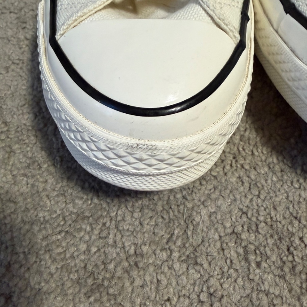 Embroidered cherry high-top Converse - Picture 7 of 13